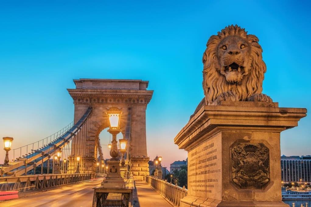 Castle Chainbridge Apartment Budapest Eksteriør bilde
